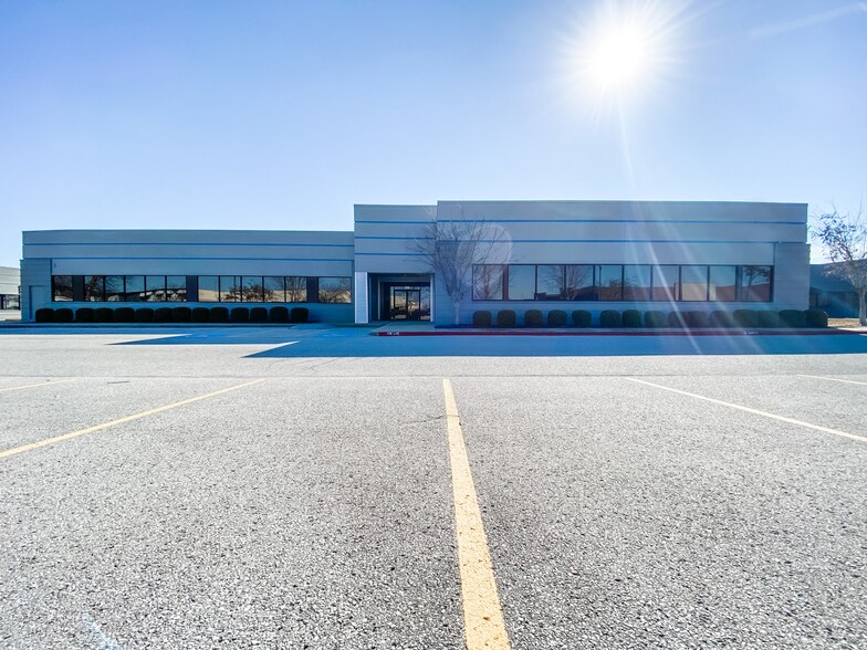 More Photos Of 210 SE 34th St, Bentonville Office For Sale