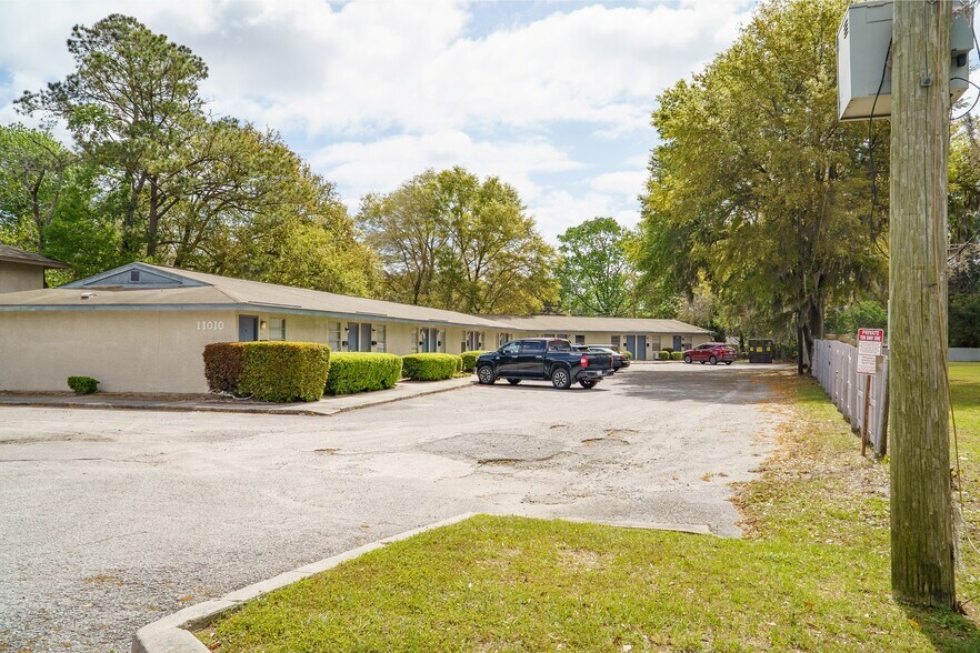 More Photos Of 11010 Middleground Rd, Savannah Apartments For Sale