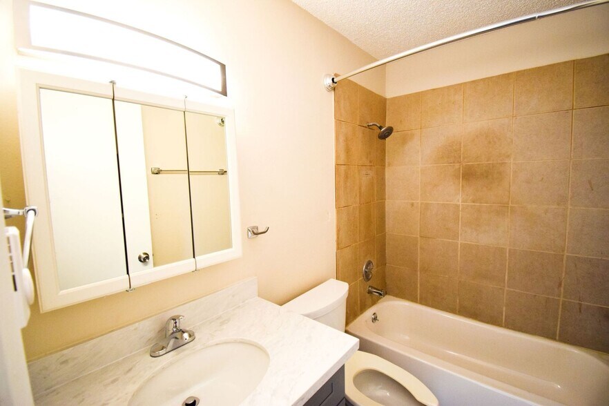 More Photos Of 12870 SW Allen Blvd, Beaverton Apartments For Sale