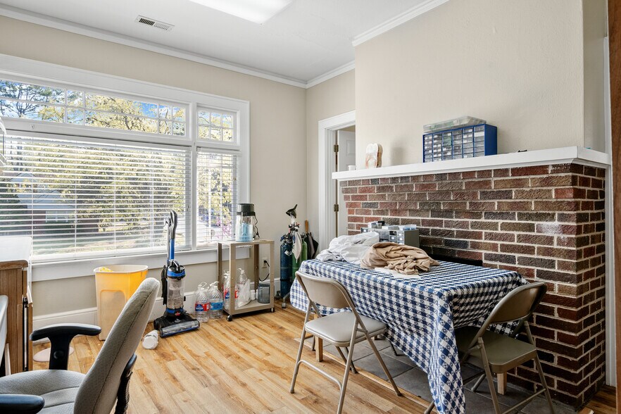 More Photos Of 614 S Main St, Blacksburg Medical For Sale