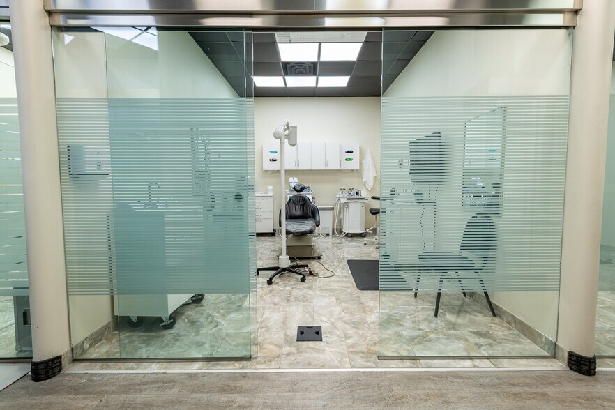 More Photos Of 302 S Lewis Ave, Tulsa Medical For Lease