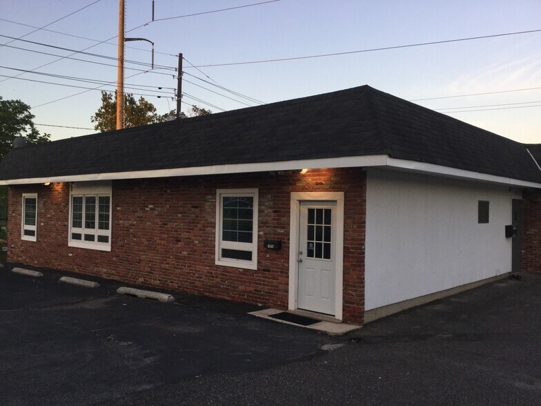 More Photos Of 1010 Rose Ave, Runnemede Flex For Sale