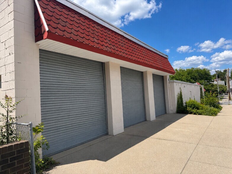 More Photos Of 1061 Main St, Peekskill Warehouse For Lease