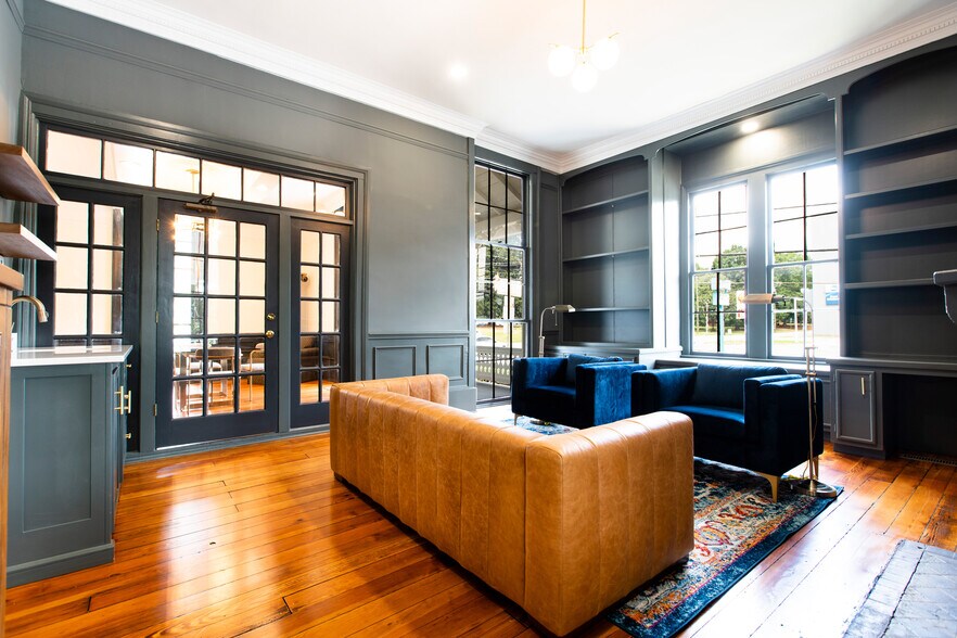 More Photos Of 125 S Milledge Ave, Athens Office Residential For Lease