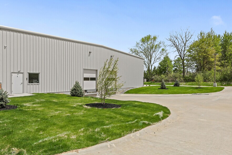 More Photos Of 2844 Westway Drive, Brunswick Warehouse For Lease