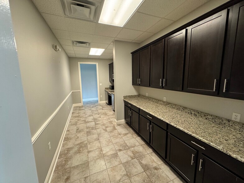 More Photos Of 3900 S Stonebridge Dr, McKinney Office For Lease