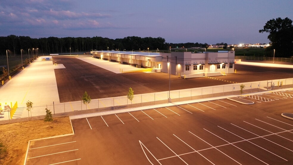 More Photos Of 790 Burnett rd, Old Hickory Industrial For Lease