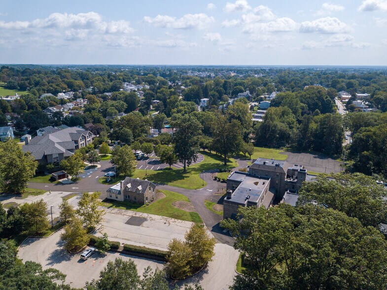 More Photos Of 100 W Laurel Ave, Cheltenham Office For Lease