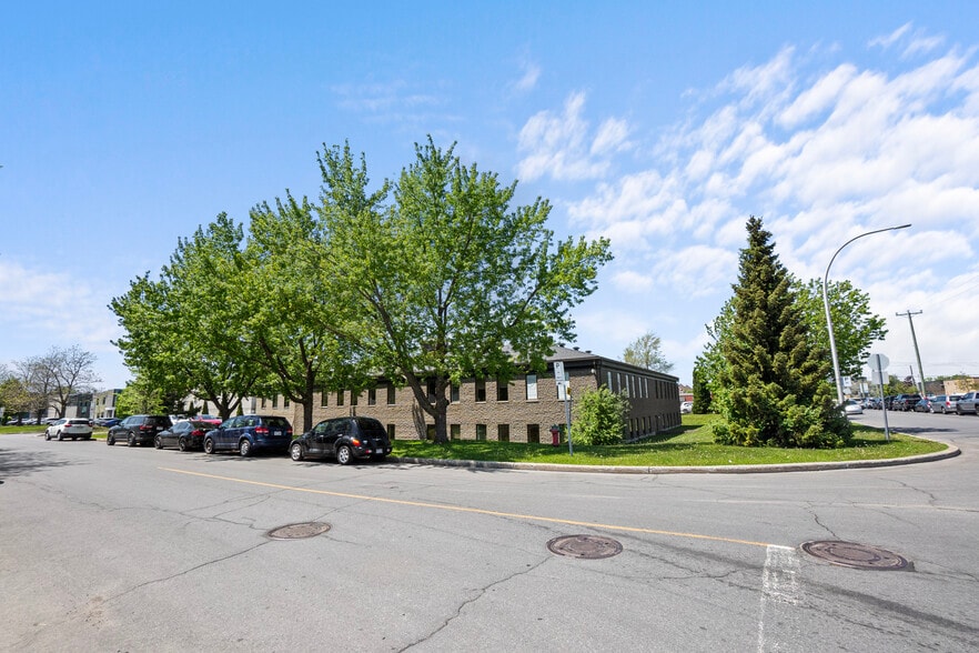 More Photos Of 3400 Rue du Marché, Dollard-des-Ormeaux Medical For Lease