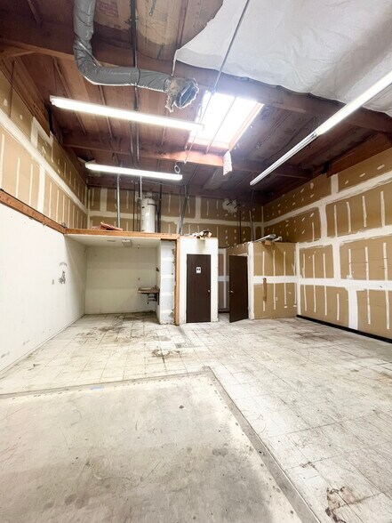 More Photos Of 209 Kenroy Ln, Roseville Warehouse For Sale