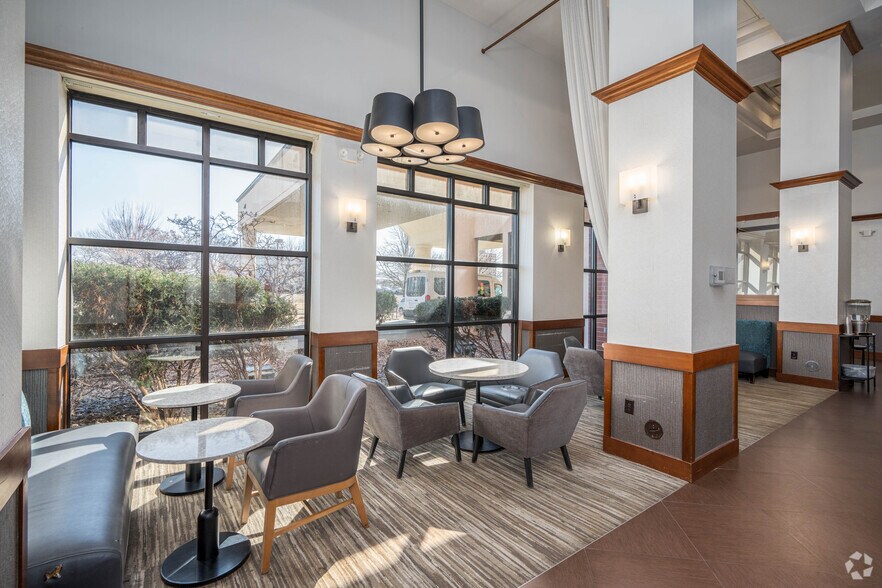 More Photos Of 7800 International Dr, Bloomington Hotel For Sale