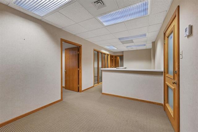 More Photos Of 414 E Walnut St, Green Bay Office For Lease