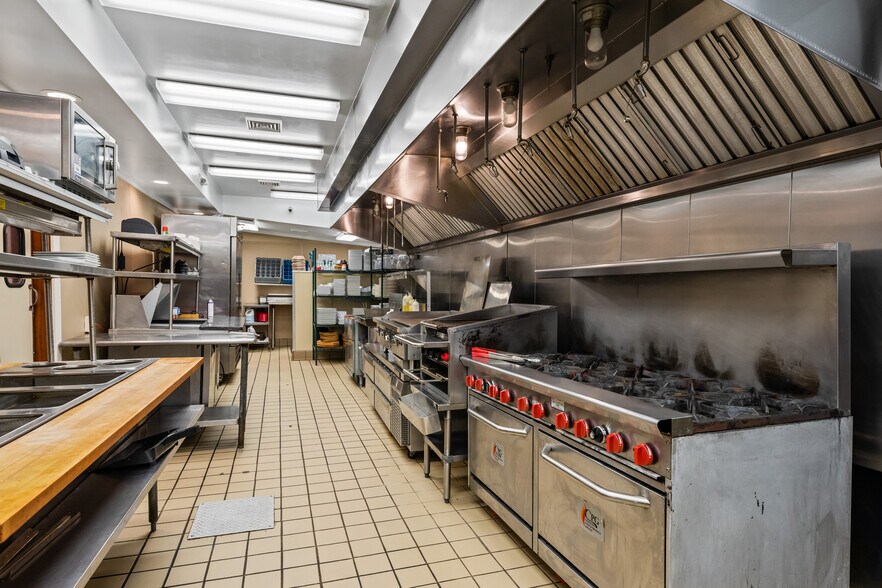 More Photos Of 5626 W Lincoln Hwy, Parkesburg Restaurant For Sale