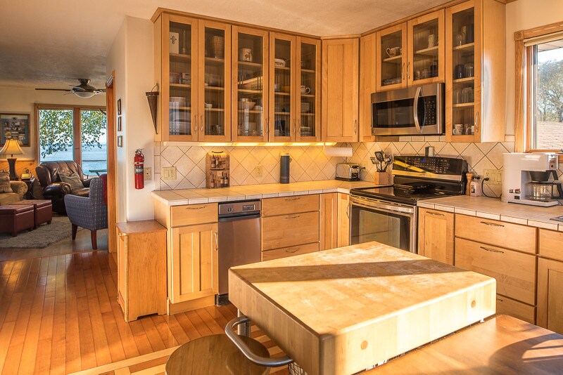 More Photos Of 26260 Main St, Beaver Island Hotel For Sale