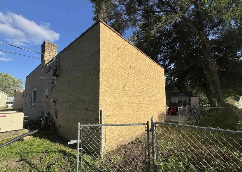 More Photos Of 605 E 4th Ave, Brodhead Office For Sale