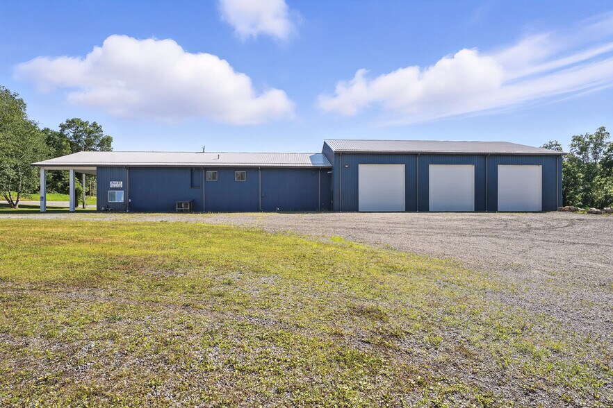 More Photos Of 4487 Sr 8, Titusville Showroom For Sale