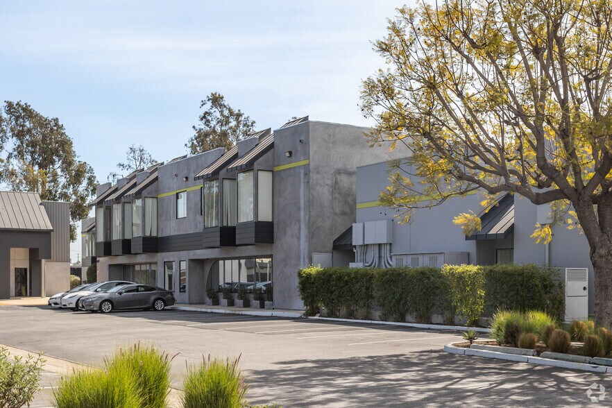 More Photos Of 17672 Cowan, Irvine Light Manufacturing For Lease