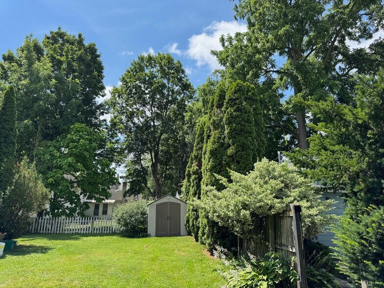 More Photos Of 5777 Summit St, Sylvania Specialty For Sale