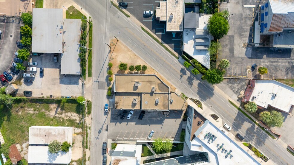 More Photos Of 915 Dallas St, San Antonio Loft Creative Space For Lease