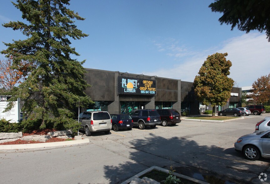 More Photos Of 461 N Service Rd W, Oakville Light Manufacturing For Lease