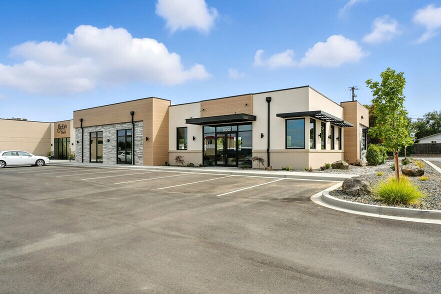 More Photos Of 6018 W Clearwater Ave, Kennewick General Retail For Lease