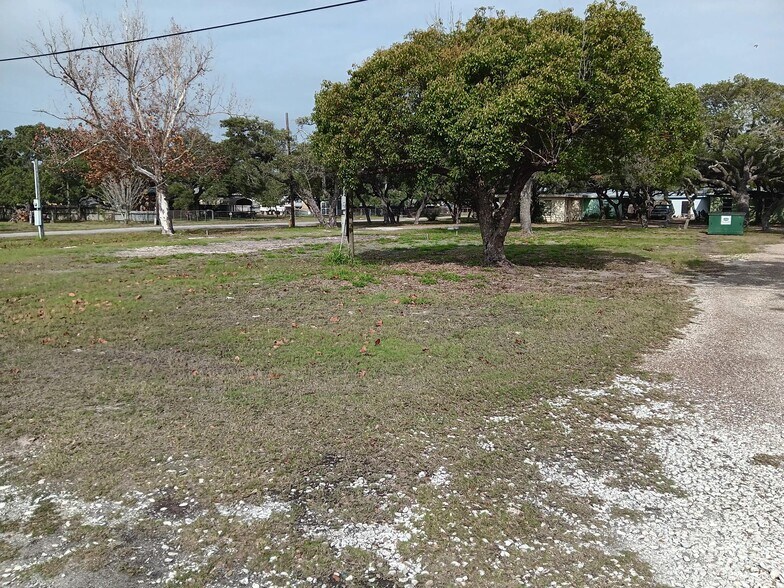 More Photos Of 509 Broadway St, Fulton Specialty For Sale