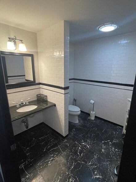 More Photos Of 60 S Main St, New City Medical For Lease