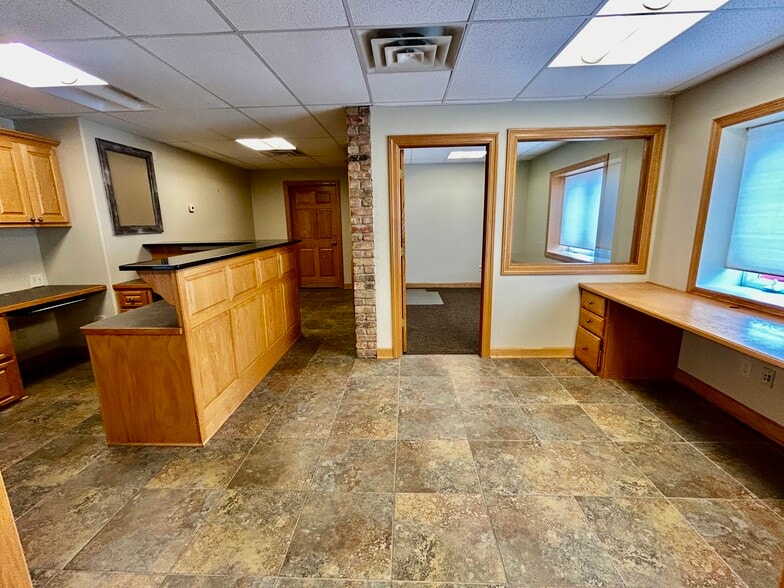 More Photos Of 8535 NE Central Ave, Blaine Office For Sale