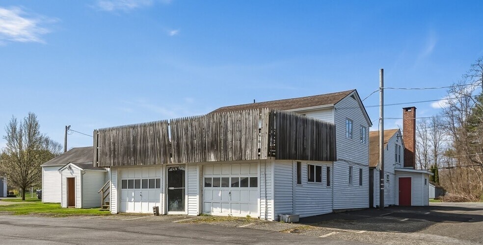 More Photos Of 650 N Main St, Sheffield Restaurant For Sale