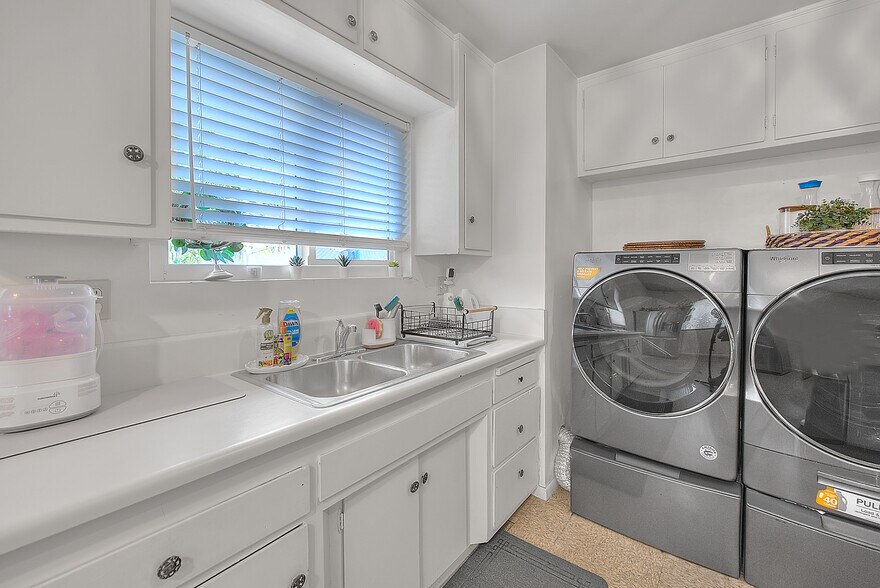 More Photos Of 275-299 Monte Vista St, La Habra Apartments For Sale