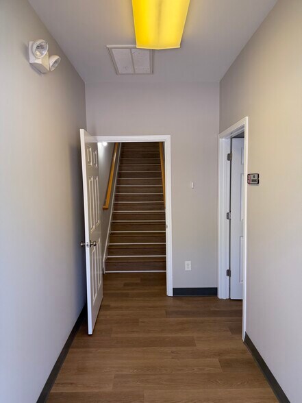 More Photos Of 56-58 Saint Marks Rd, Taylors Office For Lease