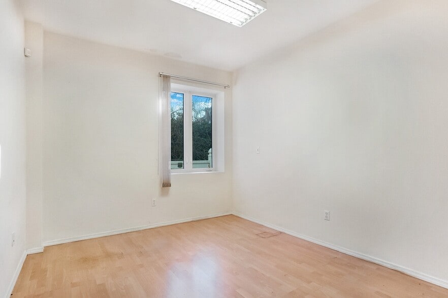 More Photos Of 1835 E 14th St, Brooklyn Apartments For Lease