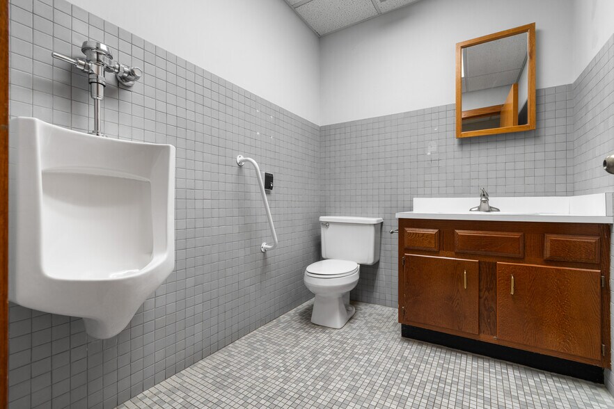 More Photos Of 3520 Snouffer Rd, Columbus Office For Sale