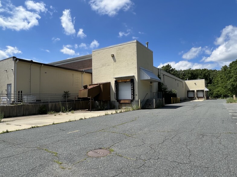 More Photos Of 70-82 Worcester Rd, Webster General Retail For Lease