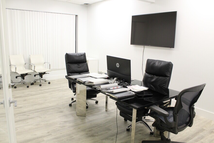 More Photos Of 6457 Hazeltine National Dr, Orlando Warehouse For Sale