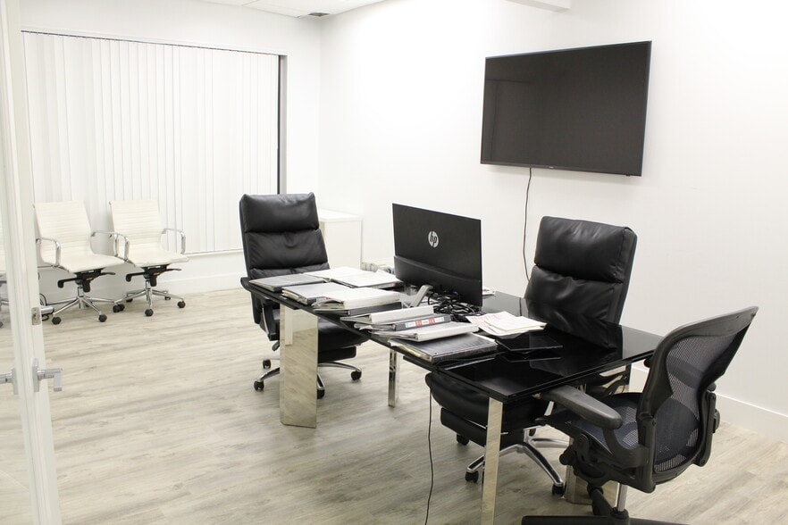 More Photos Of 6457 Hazeltine National Dr, Orlando Warehouse For Sale