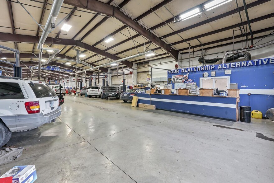 More Photos Of 555 N Pacific Hwy, Woodburn Auto Repair For Sale