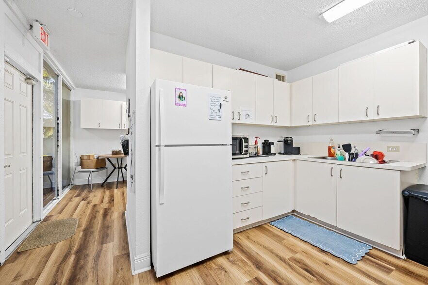 More Photos Of 100 SE 15th Ave, Fort Lauderdale Medical For Lease