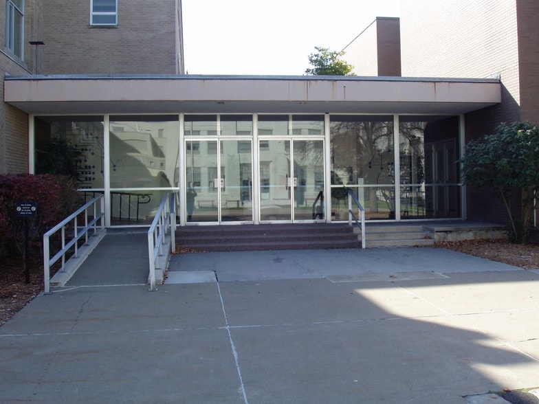 More Photos Of 1701L North St, Endicott Unknown For Lease