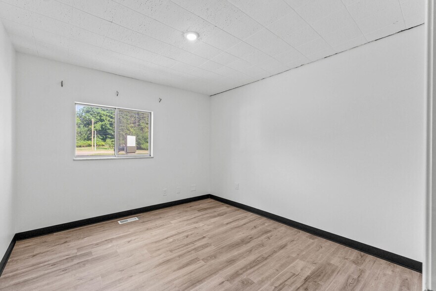 More Photos Of 2532 Spring Arbor Rd, Jackson Medical For Sale