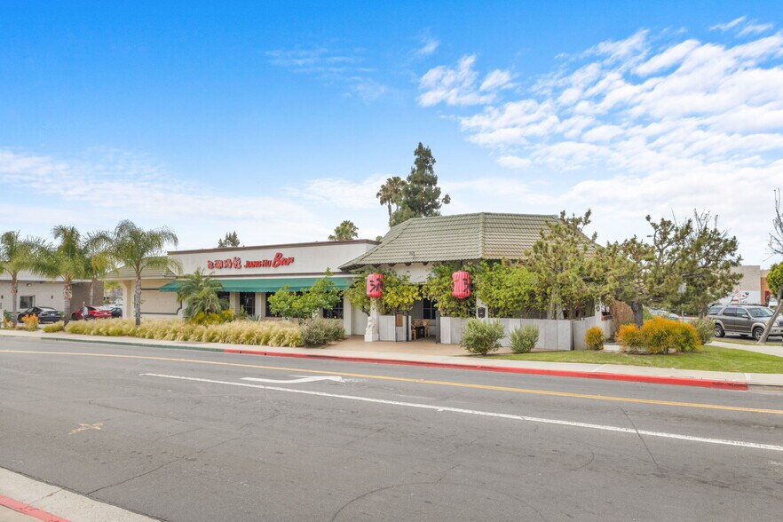 Primary Photo Of 2000 W Main St, Alhambra Restaurant For Lease