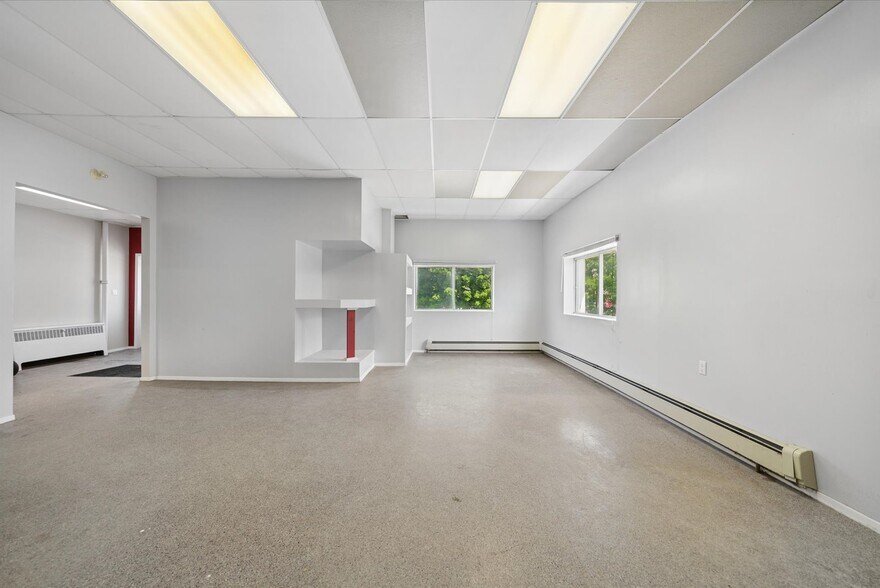 More Photos Of 21 Ann St, Brock Office For Sale