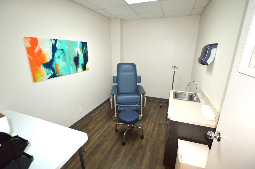 More Photos Of 2241 Peggy Ln, Garland Medical For Sale