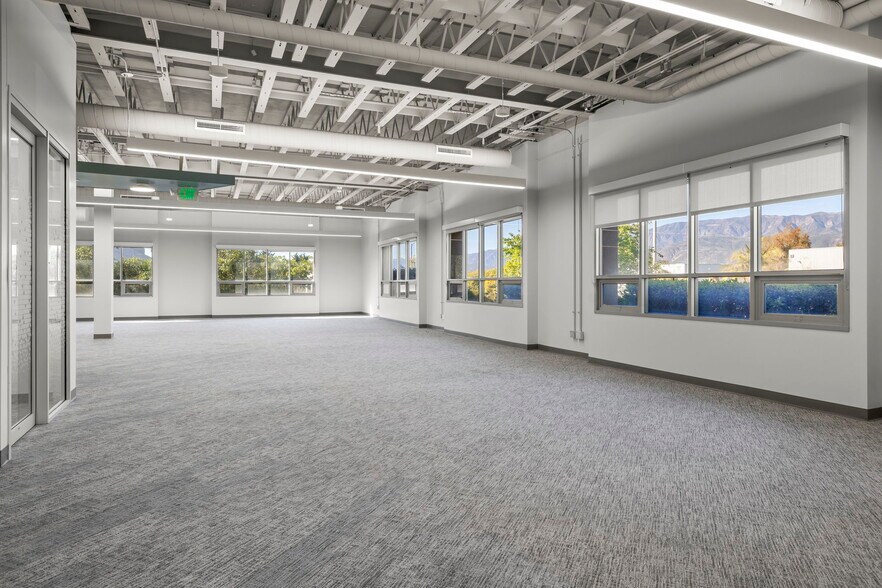 More Photos Of 6398 Cindy Ln, Carpinteria Office For Sale