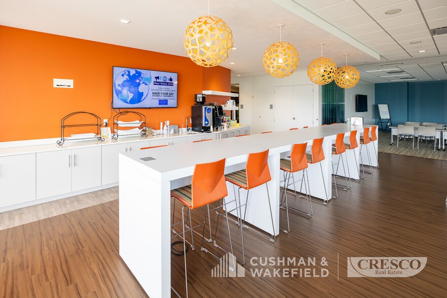 More Photos Of 25435 Harvard Rd, Beachwood Office For Lease