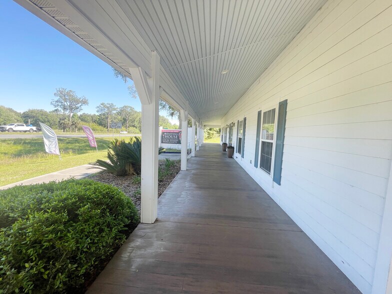 More Photos Of 21848 S County Road 325, Hawthorne Restaurant For Sale