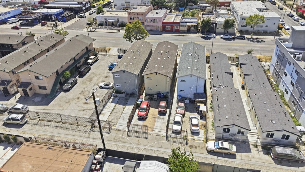More Photos Of 7814 S Western Ave, Los Angeles Apartments For Sale