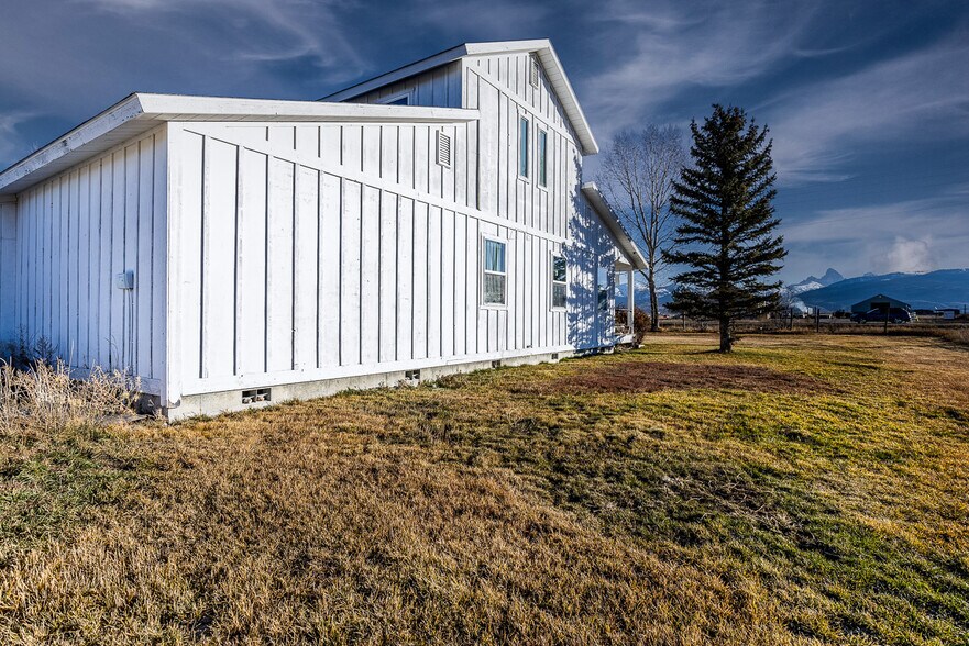 More Photos Of 535 Moraine Ct, Driggs Storefront Retail Residential For Lease