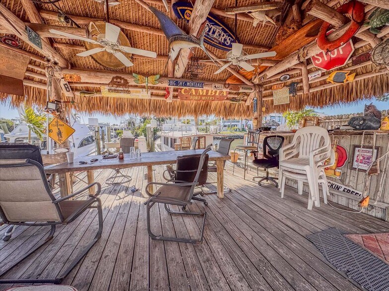 More Photos Of 17671-17681 San Carlos Blvd, Fort Myers Marina For Sale