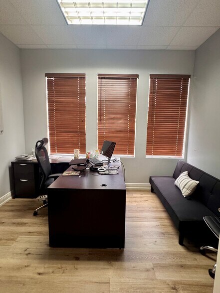 More Photos Of 9010 Strada Stell Ct, Naples Medical For Sale